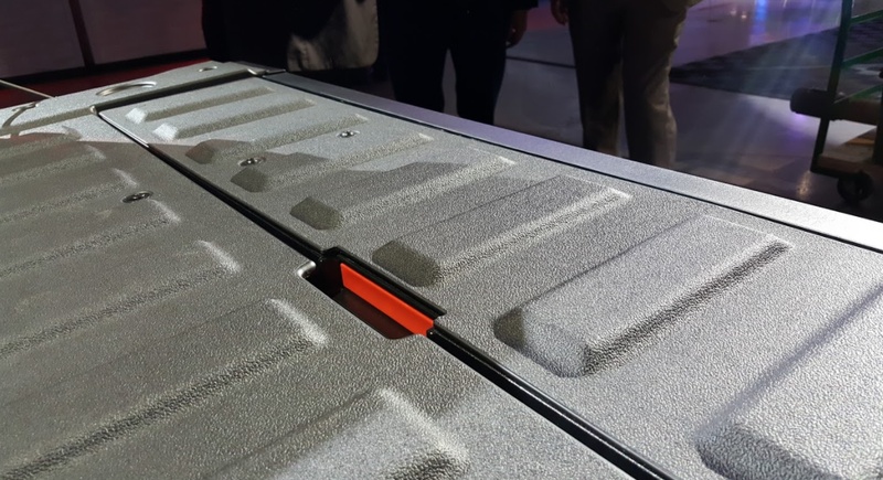 Illustration for article titled Here's Exactly How The 2019 GMC Sierra's Six-Way Tailgate Works